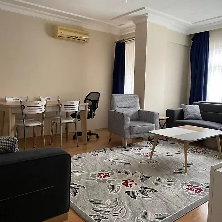 Lägenhet 3+1 Stylish Furnished And Spacious In The Center Of *